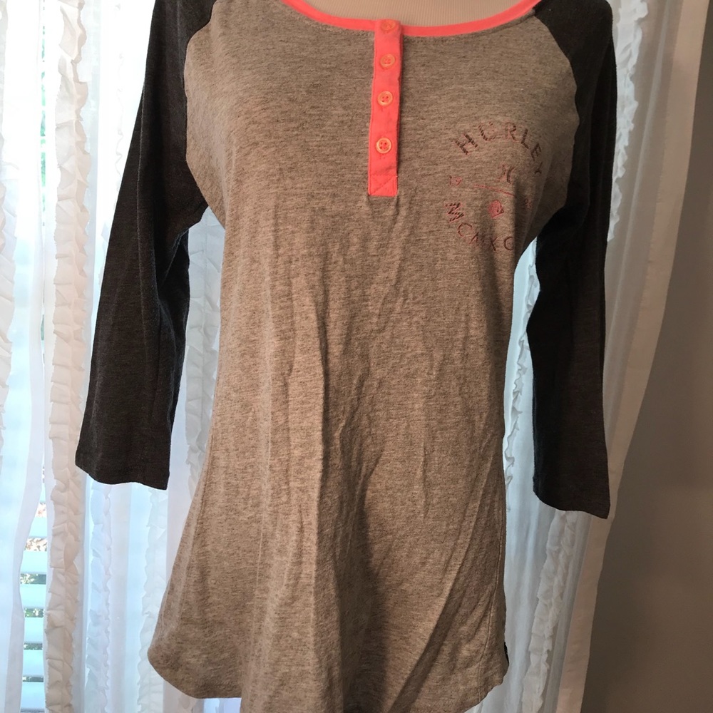 3/4 sleeve graphic tee